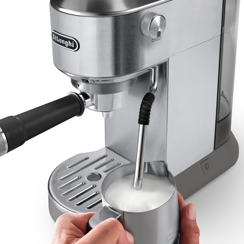 Machine à espresso compacte Dedica Duo Cold Brew acier inoxydable – De'Longhi
