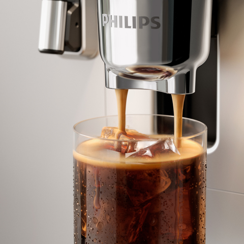 Machine à café automatique avec écran tactile Série 8000 Aromis – Philips