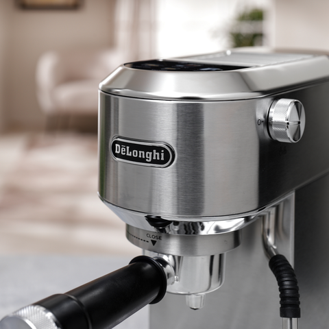 Machine à espresso compacte Dedica Duo Cold Brew acier inoxydable – De'Longhi