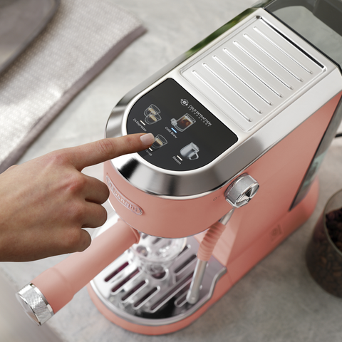Machine à espresso compacte Dedica Duo Cold Brew rose – De'Longhi