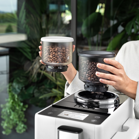 Machine à café automatique Rivelia blanche arctique - De'Longhi